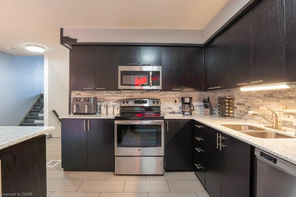 E33-110 Activa Avenue Property Photo 17