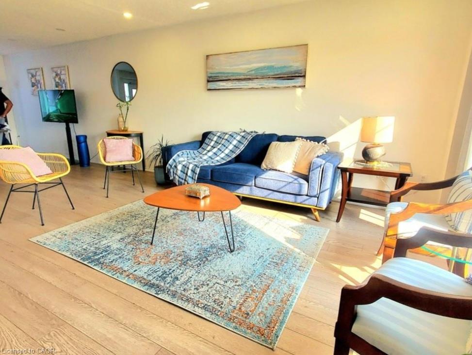 559 Victoria Road Property Photo 4