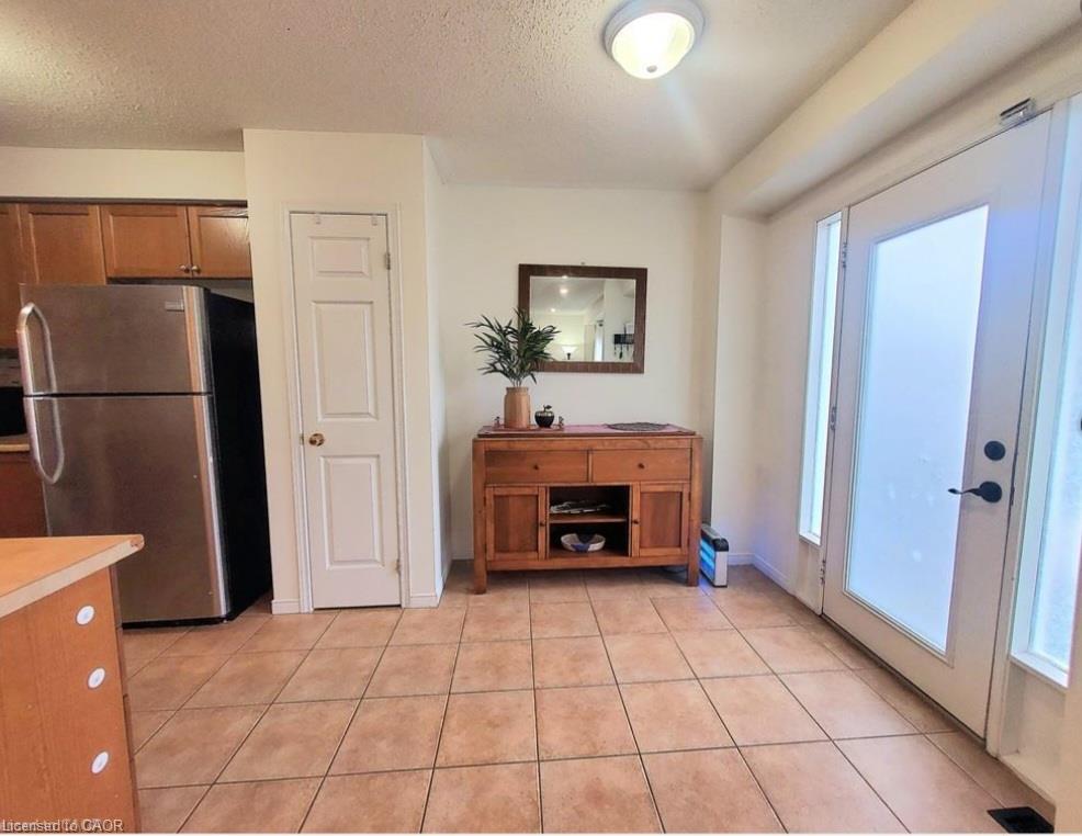 559 Victoria Road Property Photo 7