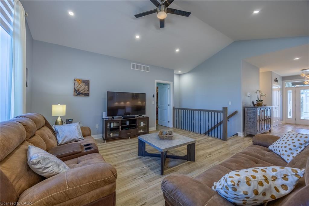 68 Backus Drive Property Photo 3