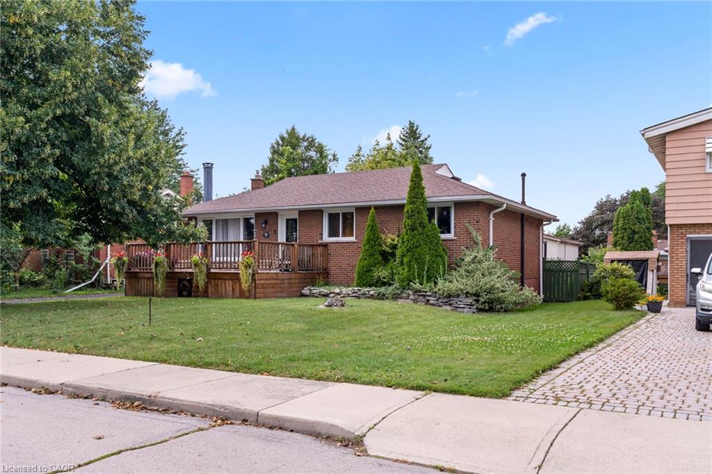 15 Collier Crescent Property Photo 1
