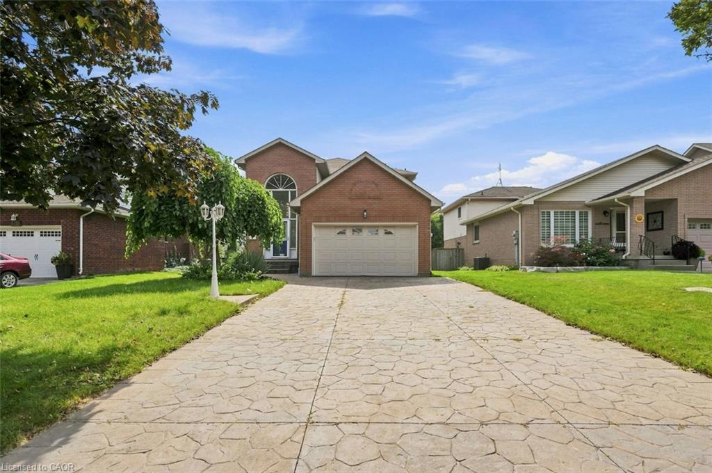12 Sumner Crescent Property Photo 2