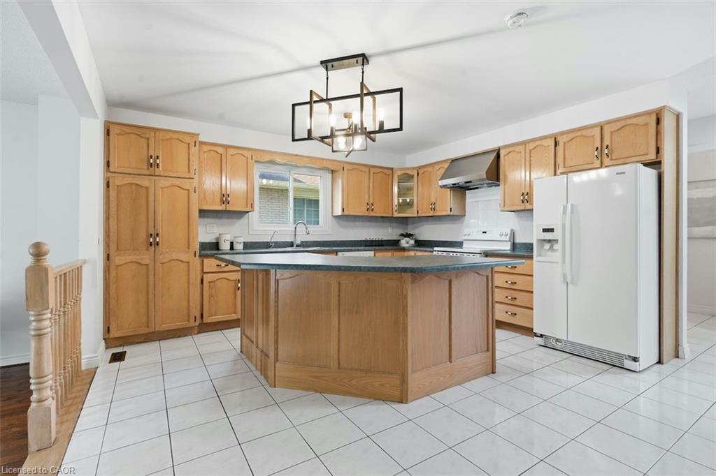 12 Sumner Crescent Property Photo 3
