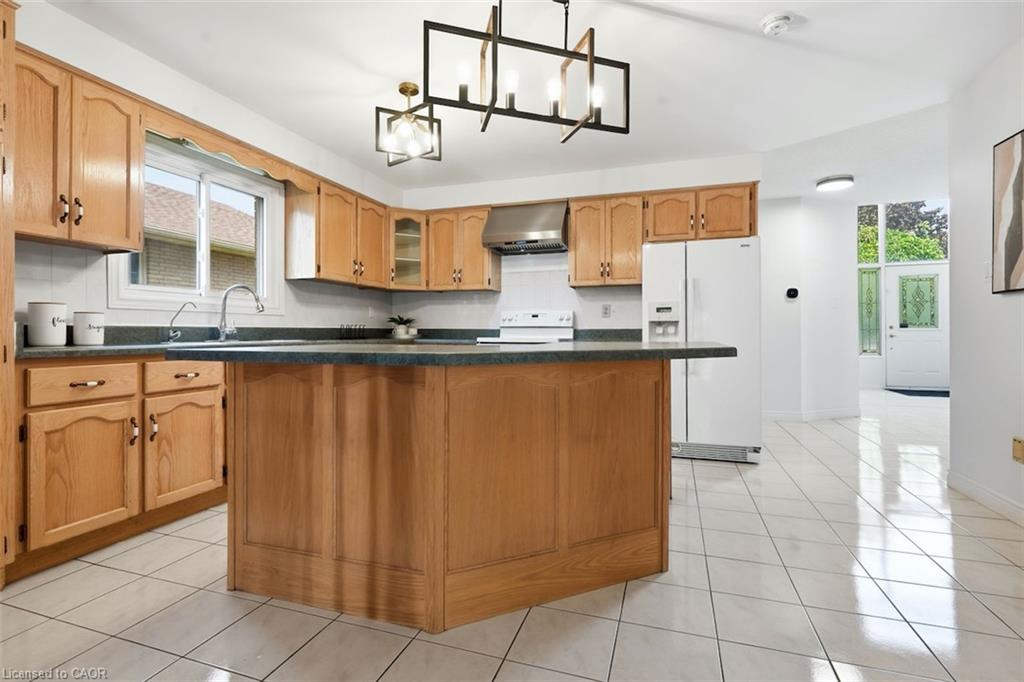 12 Sumner Crescent Property Photo 8