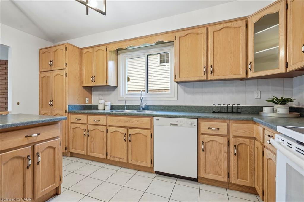 12 Sumner Crescent Property Photo 9