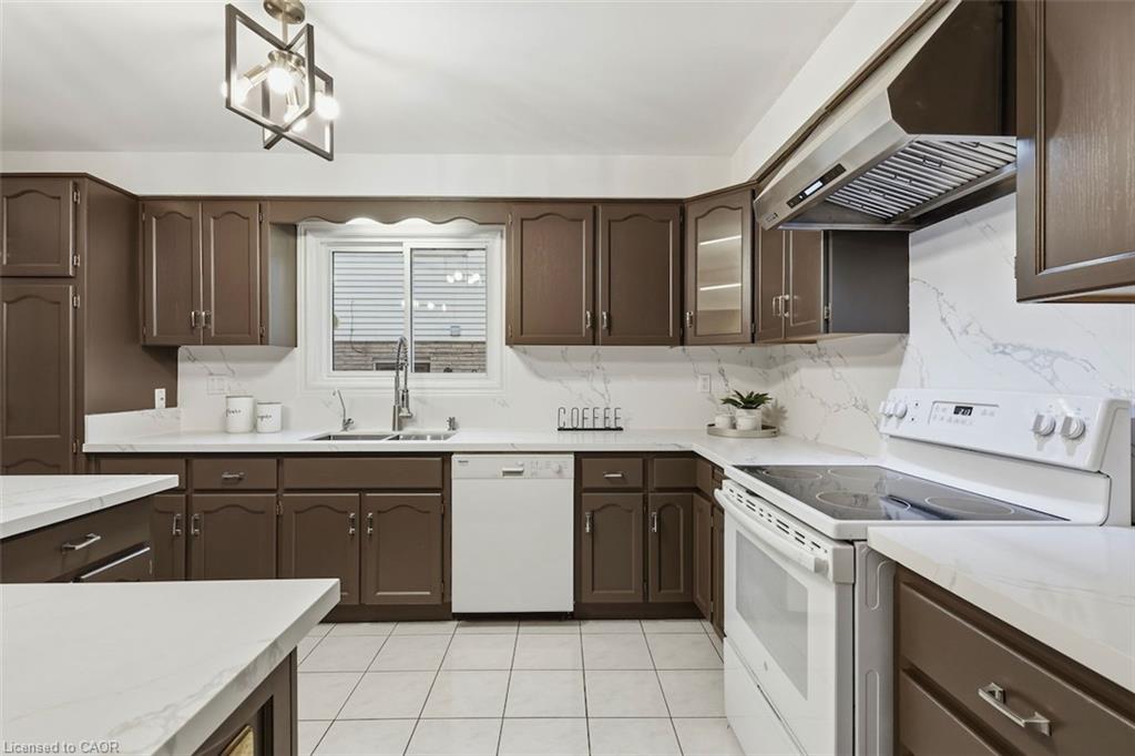 12 Sumner Crescent Property Photo 10
