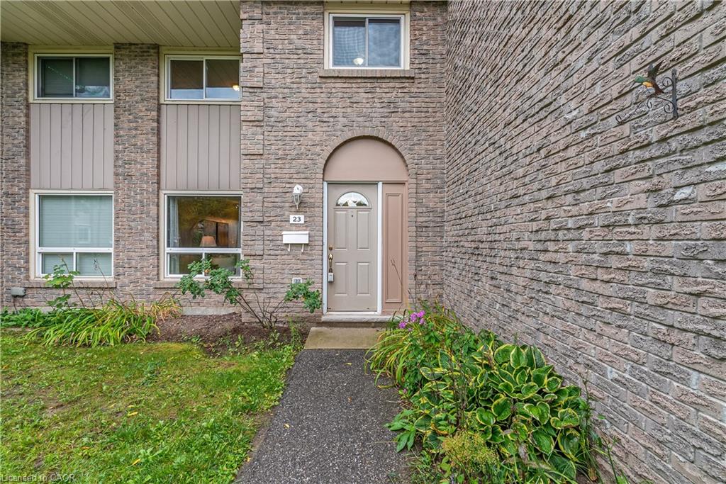 23-25 Upper Canada Drive Property Photo 2