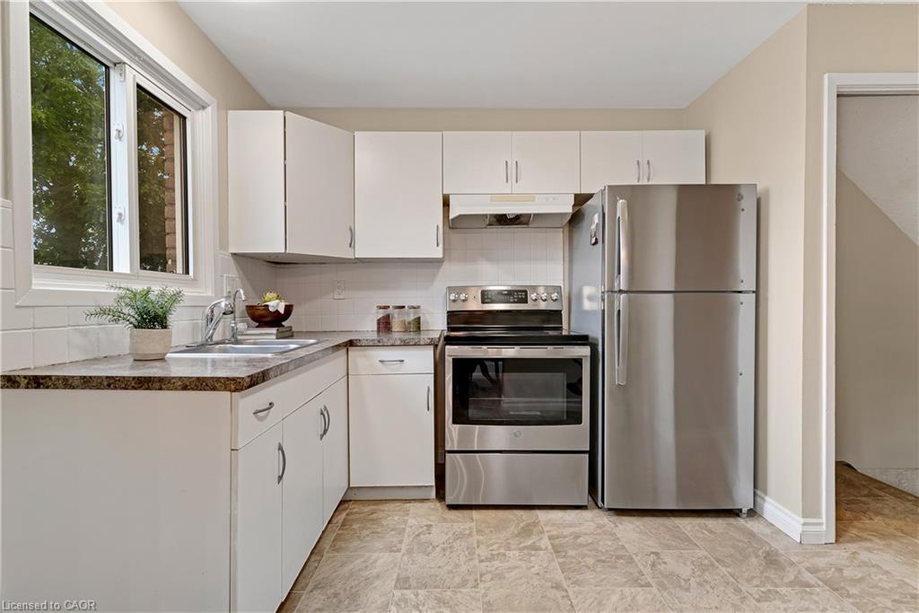 23-25 Upper Canada Drive Property Photo 13