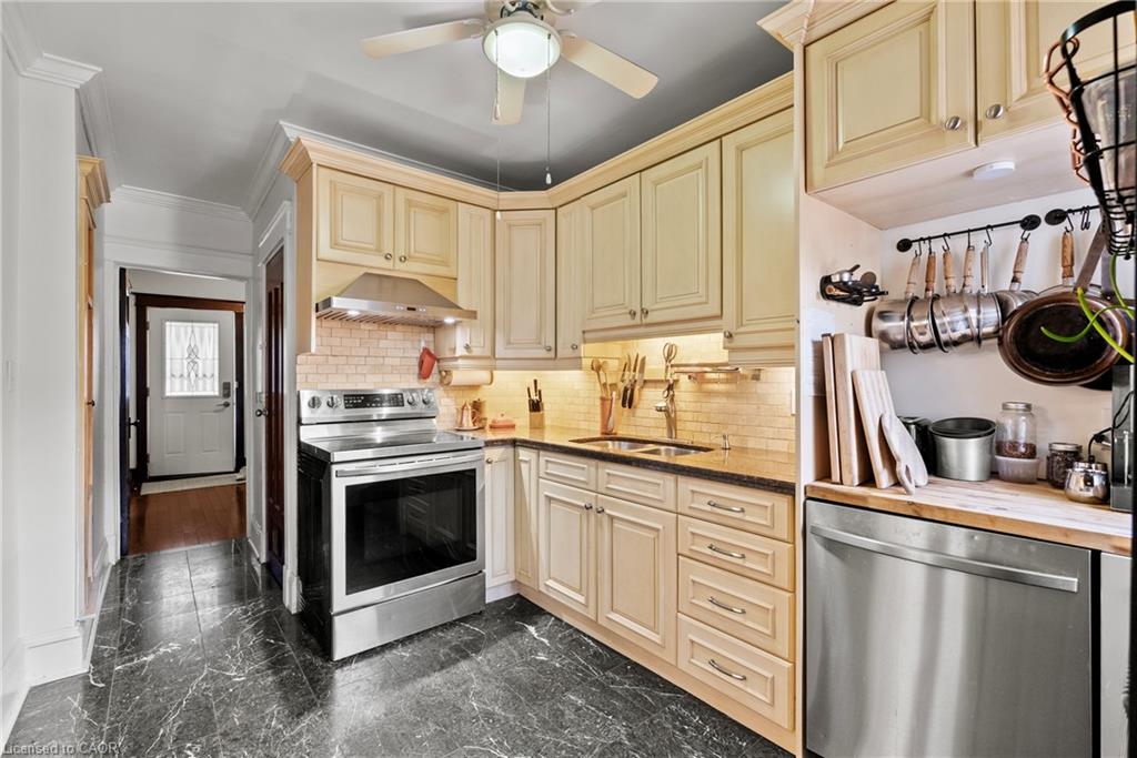 260 Stinson Crescent Property Photo 14