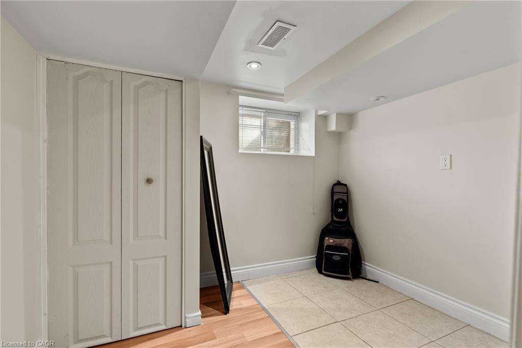 260 Stinson Crescent Property Photo 34