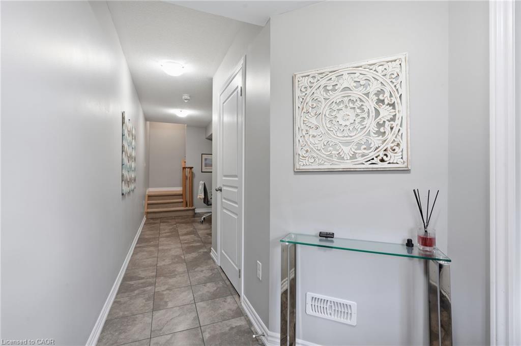 25 Hiscott Drive Property Photo 3