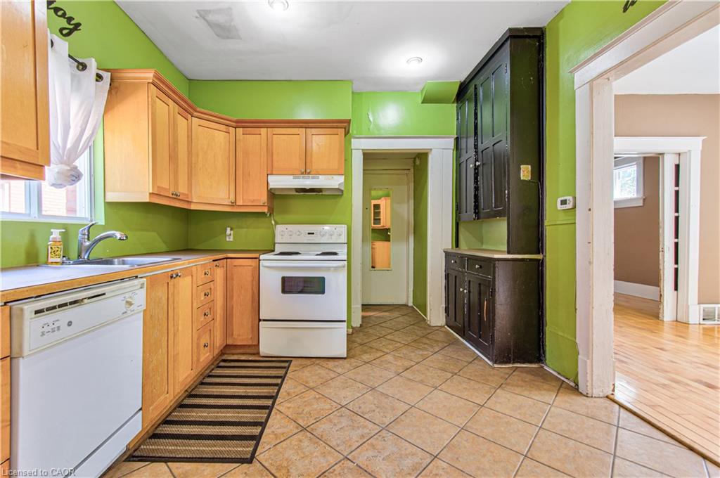 22 Herlan Avenue Property Photo 11