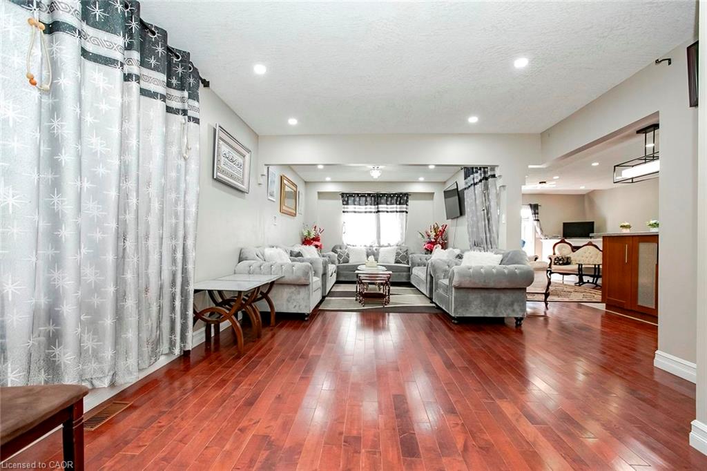 107 Glencliffe Court Property Photo 3