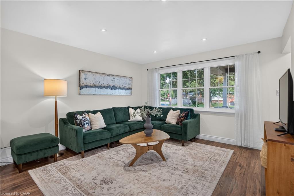 24 Castlefield Drive Property Photo 6