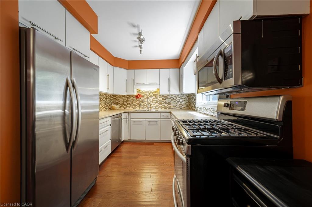 25-30 Osler Drive Property Photo 24