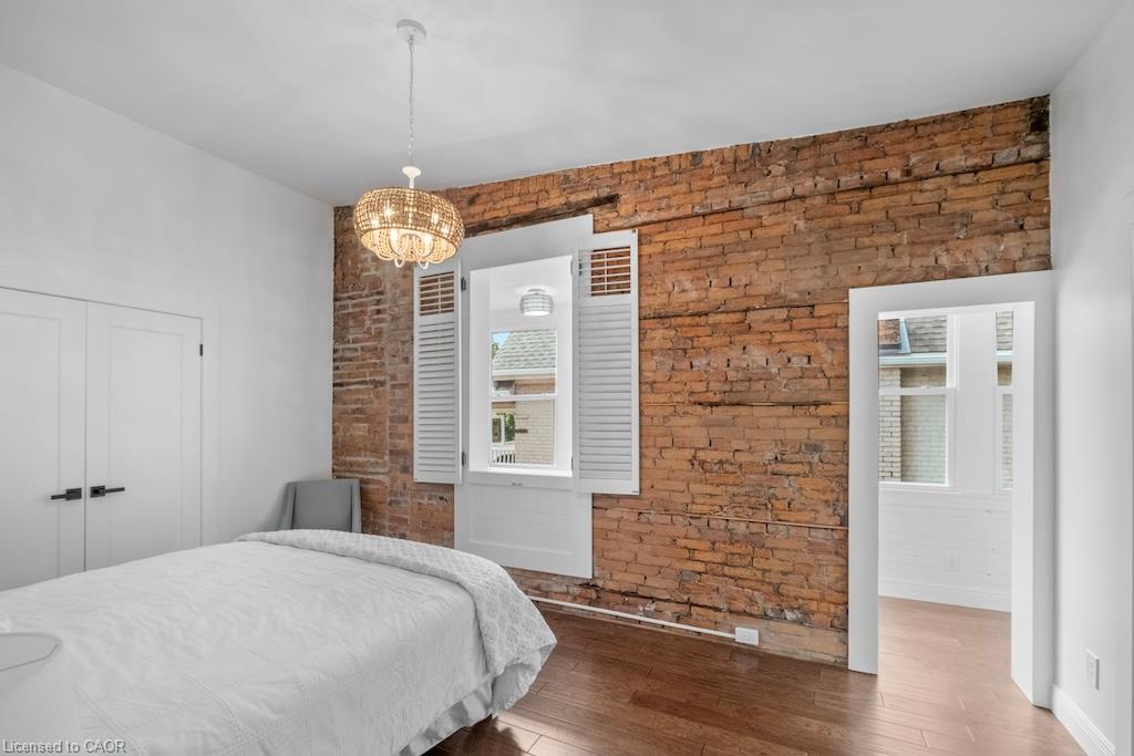 143 Catharine Street N Property Photo 17