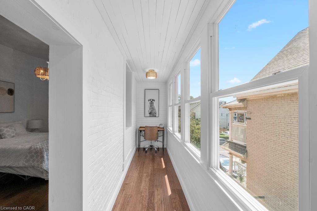 143 Catharine Street N Property Photo 19