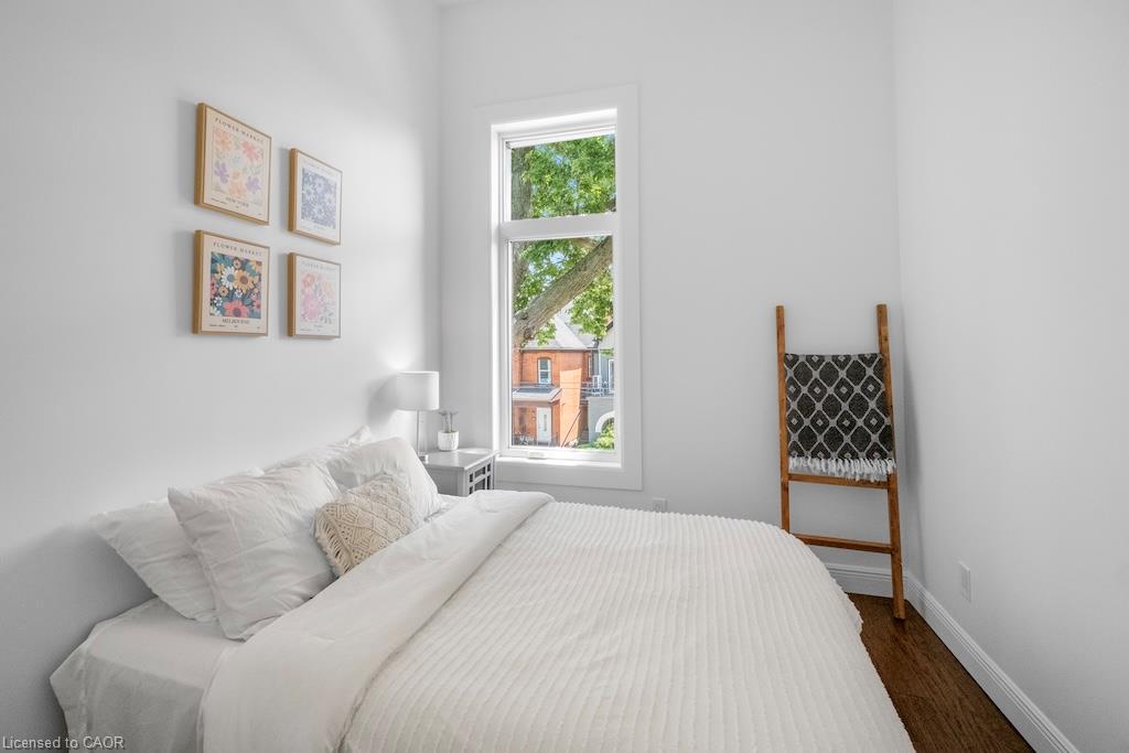 143 Catharine Street N Property Photo 25