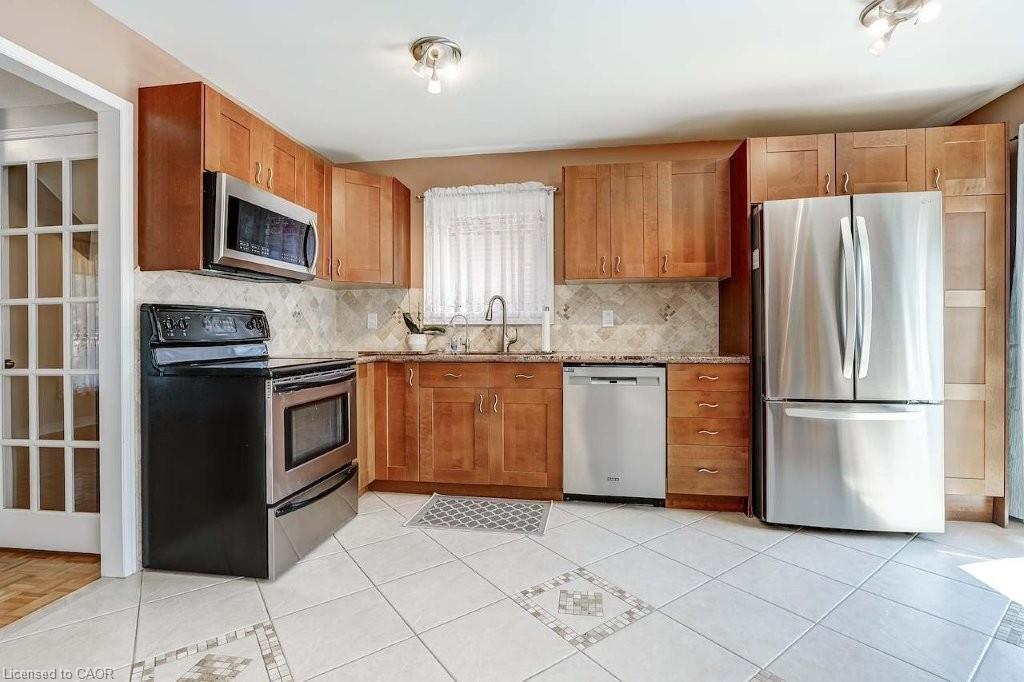 7265 Sandhurst Drive Property Photo 8