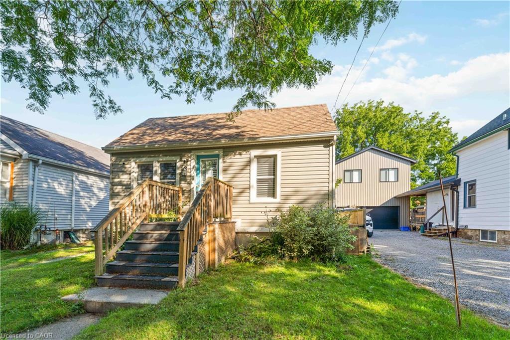 37 Maplecrest Avenue