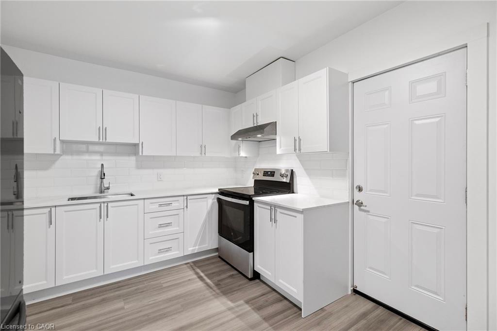 94 King Street W Property Photo 4