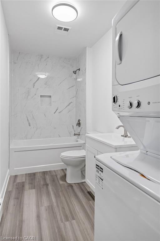 94 King Street W Property Photo 5