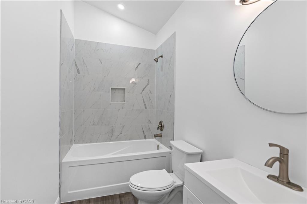 94 King Street W Property Photo 9