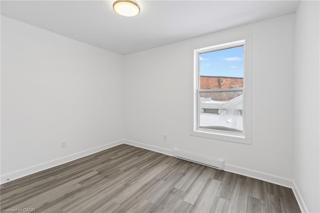 94 King Street W Property Photo 10