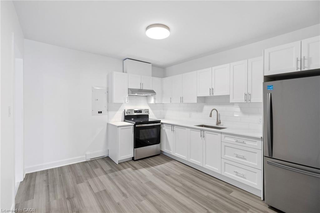 94 King Street W Property Photo 14