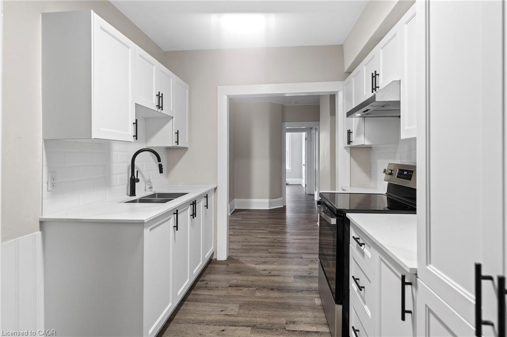 94 King Street W Property Photo 22