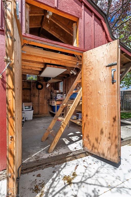 118 Napoli Drive Property Photo 45