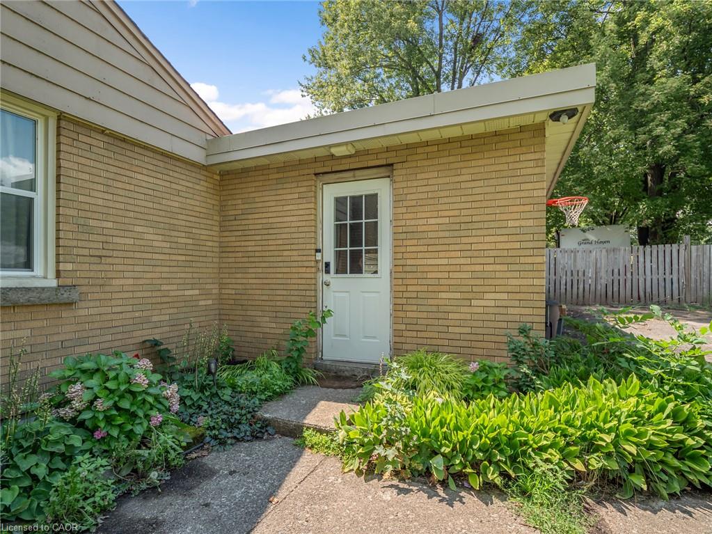 20 Alan Crescent Property Photo 6