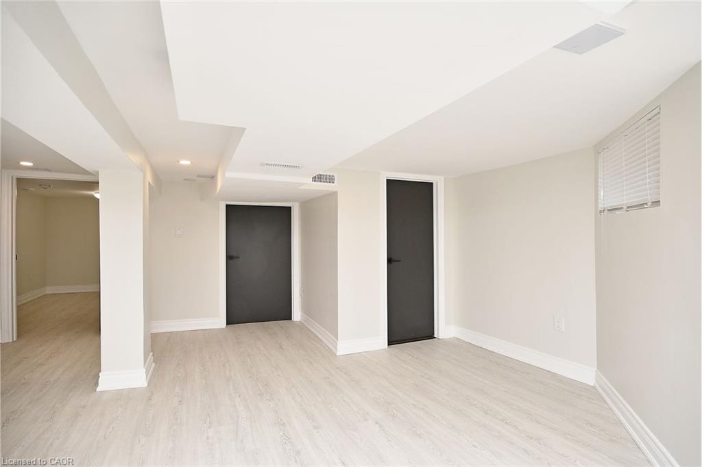 47 Emerald Street N Property Photo 9