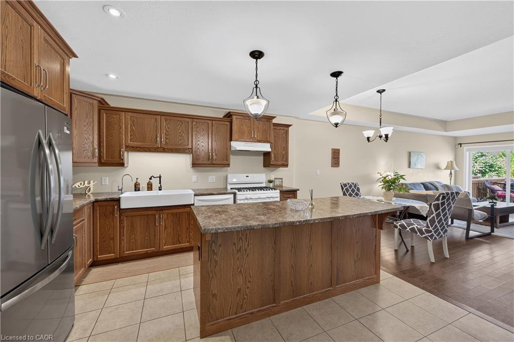 10 Emily Street Property Photo 14