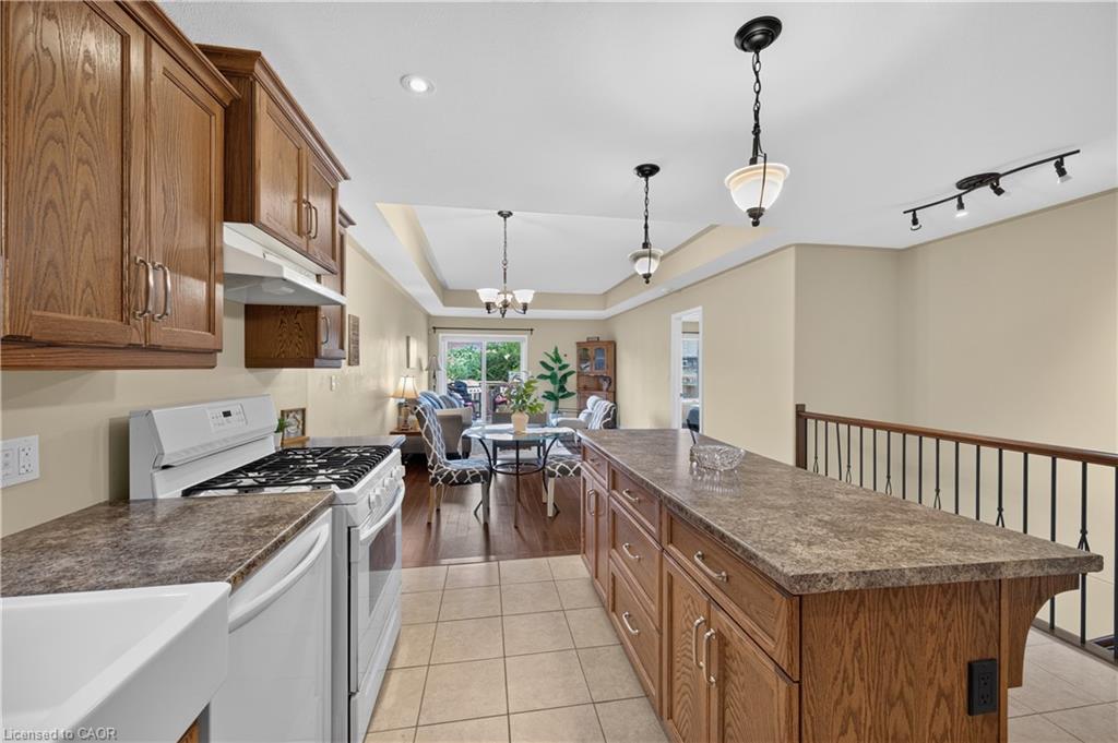 10 Emily Street Property Photo 15