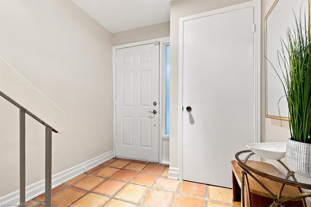13-1250 Marlborough Court Property Photo 4