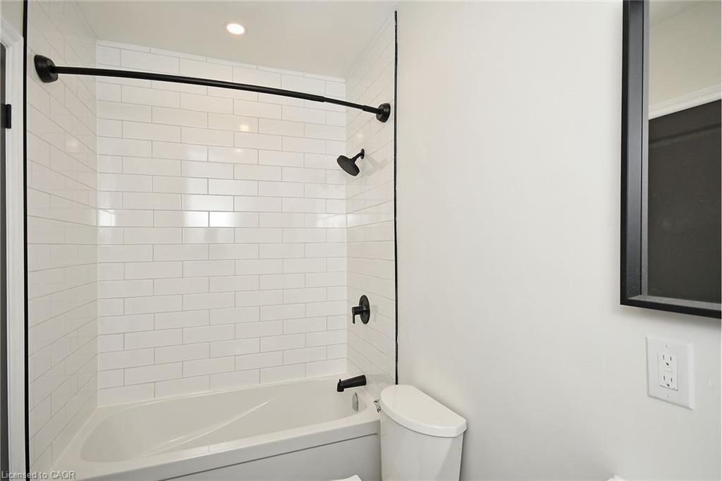 47 Emerald Street N Property Photo 10