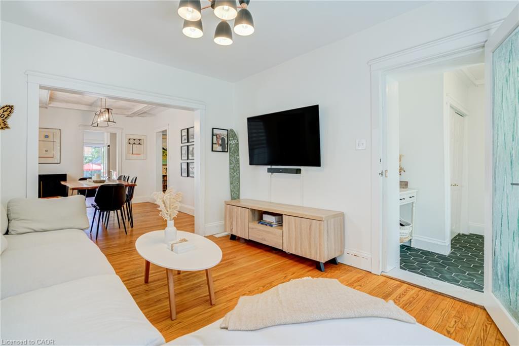 175 Rosslyn Avenue S Property Photo 10