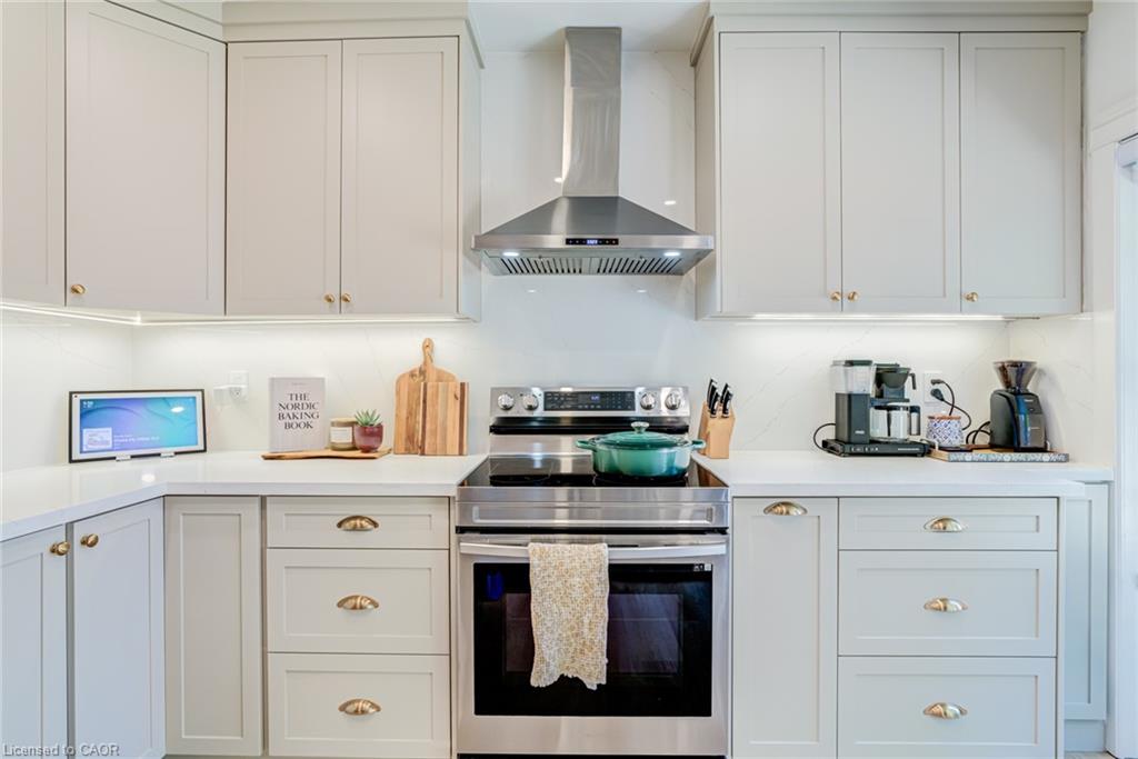 175 Rosslyn Avenue S Property Photo 15