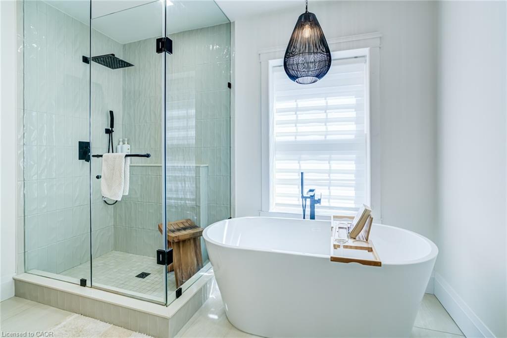 175 Rosslyn Avenue S Property Photo 24