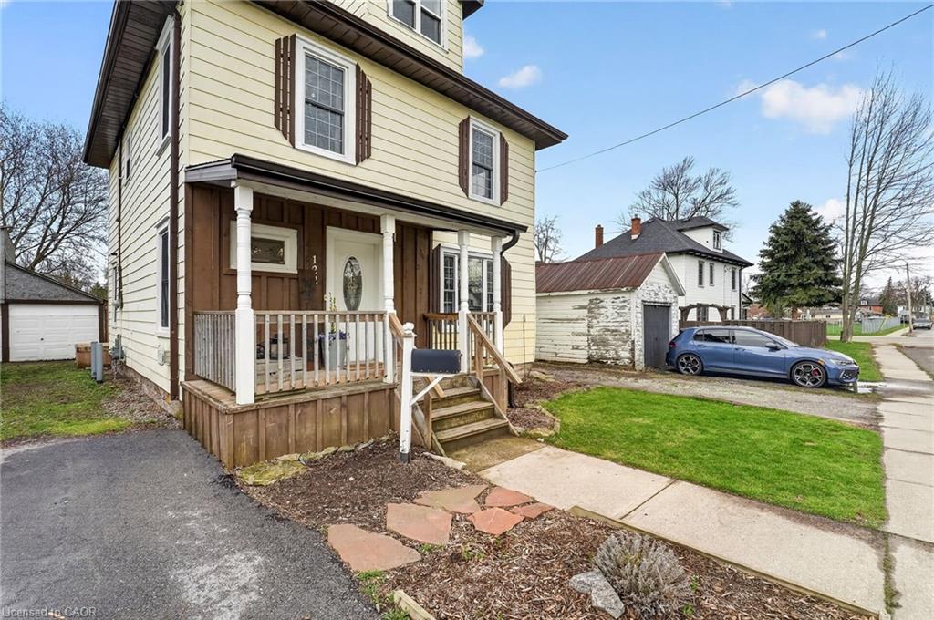 122 South Cayuga Street W Property Photo 1