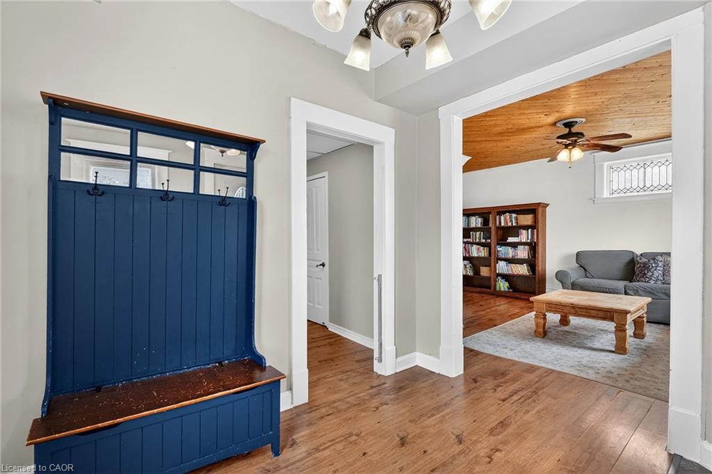 122 South Cayuga Street W Property Photo 8