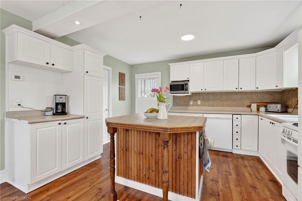 122 South Cayuga Street W Property Photo 21
