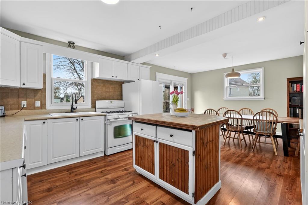 122 South Cayuga Street W Property Photo 22