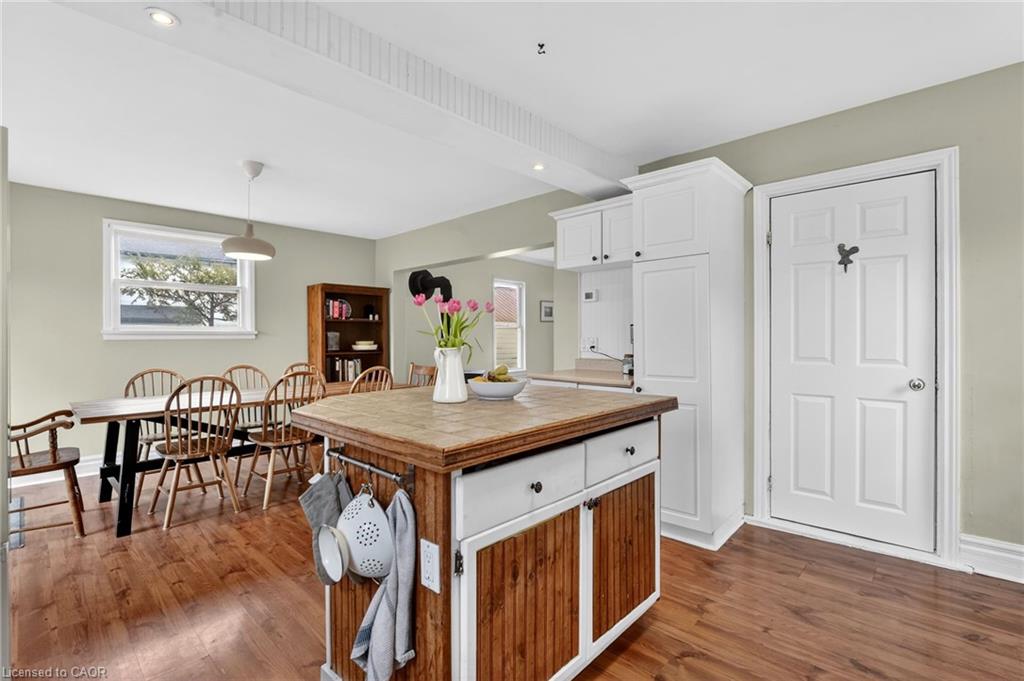 122 South Cayuga Street W Property Photo 24