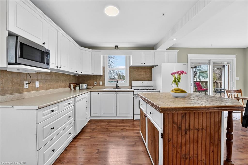 122 South Cayuga Street W Property Photo 26