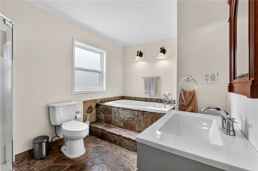 122 South Cayuga Street W Property Photo 33