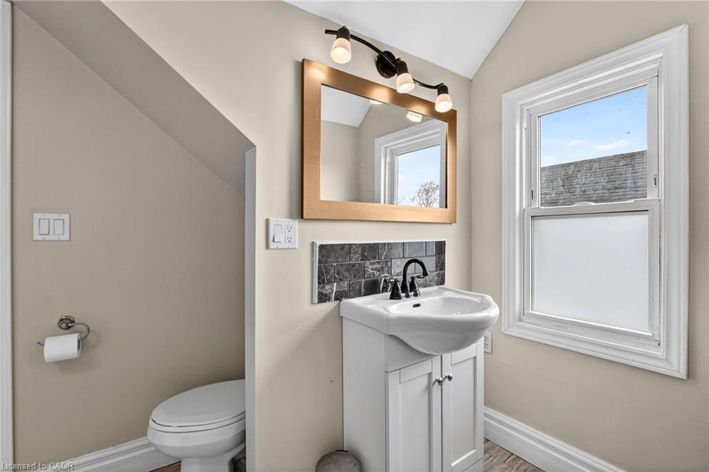 122 South Cayuga Street W Property Photo 42