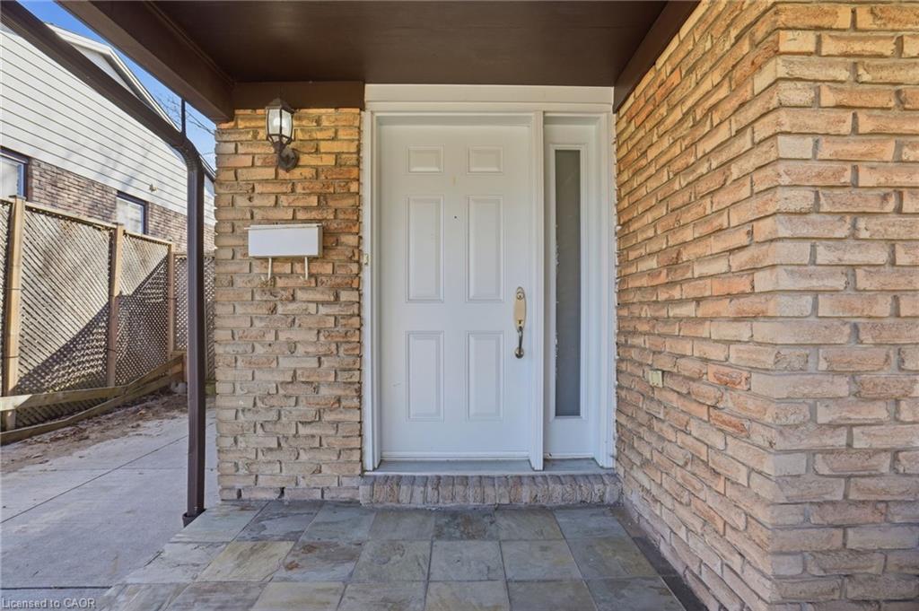 94 Wendover Drive Property Photo 3