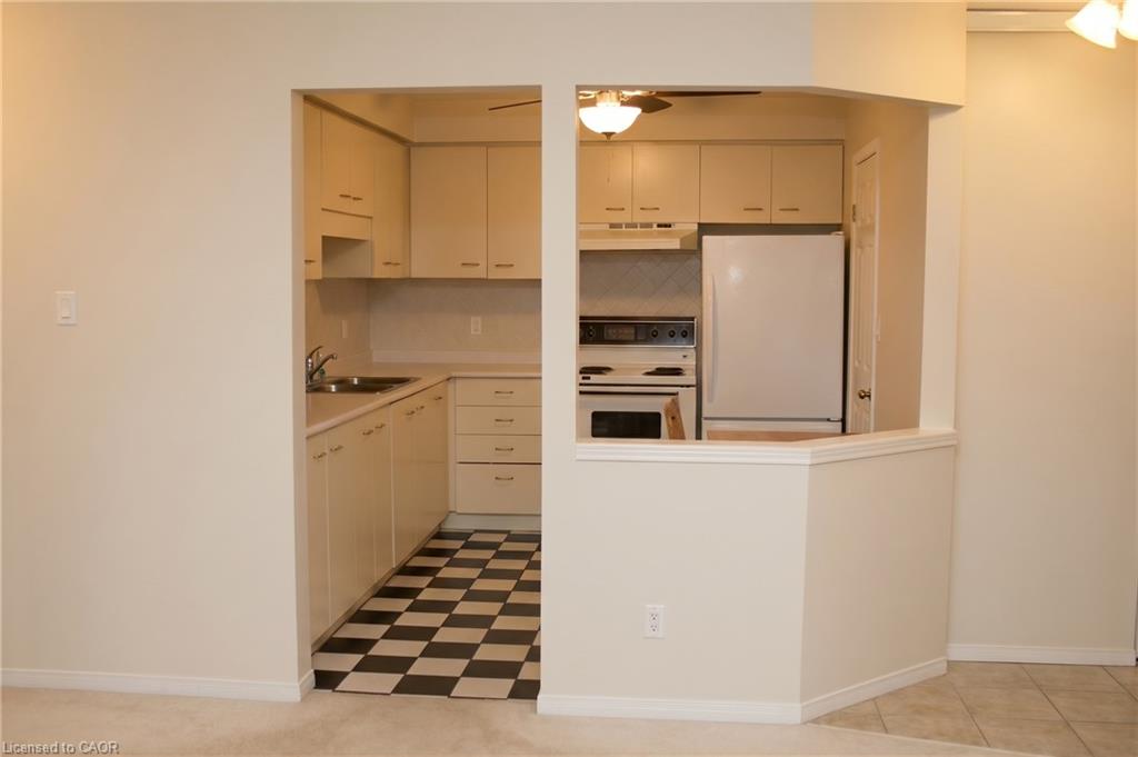 312-565 Greenfield Avenue Property Photo 3
